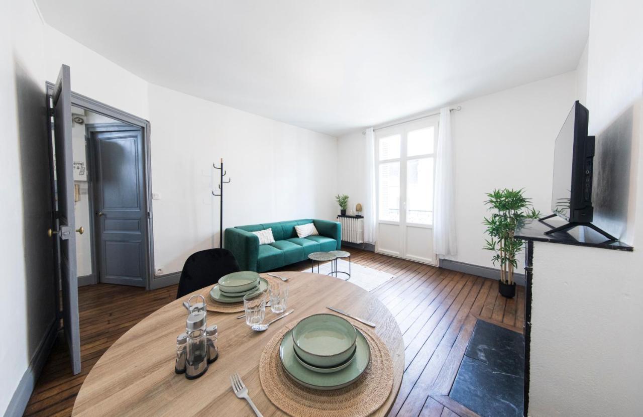 Appartement Avec Balcon A 250 M De La Gare, Hyper Centre Тур Экстерьер фото